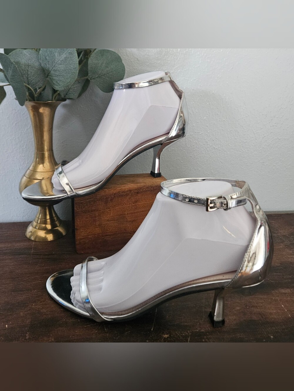 Jeffrey Campbell Silver Metallic Kitten Heel Sandals Y2K Minimalist Strappy Sz 8